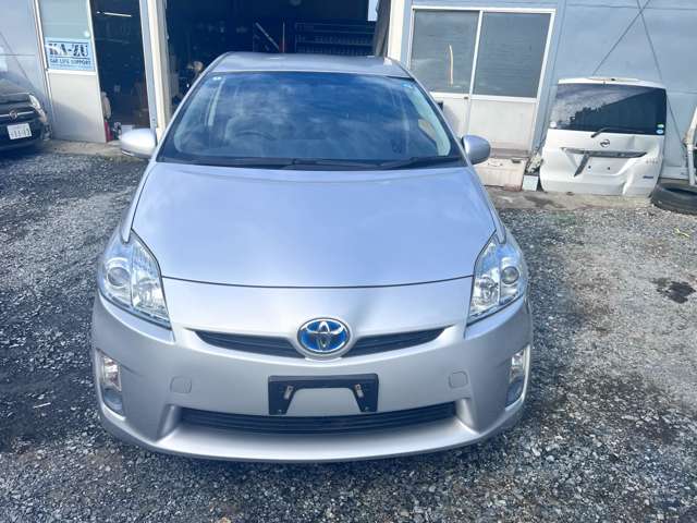 2010 Toyota Prius – thumbnail 2