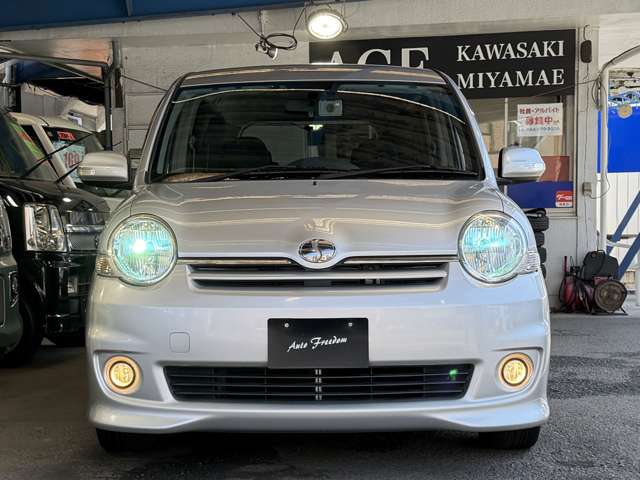 2009 Toyota Sienta – thumbnail 3