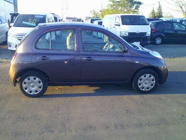 2009 Nissan March – thumbnail 4