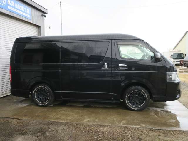 2008 Toyota Hiace – thumbnail 4