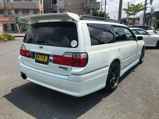 2001 Nissan Stagea – thumbnail 2
