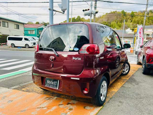 2010 Toyota Porte – thumbnail 4