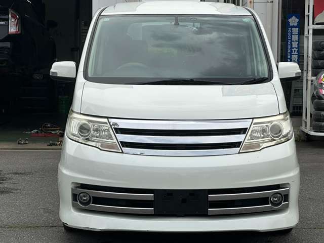 2009 Nissan Serena – thumbnail 2