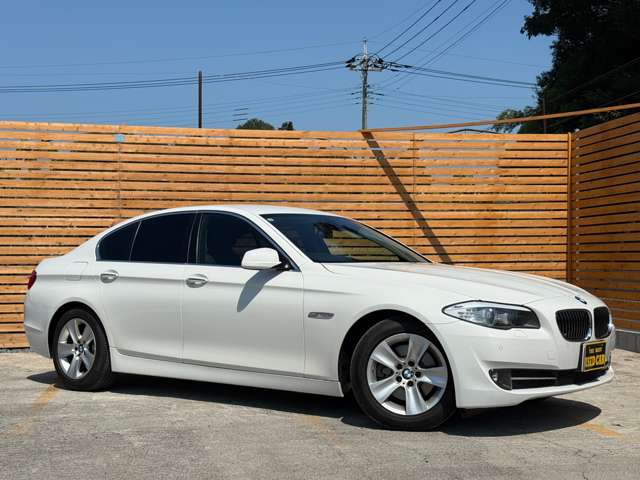 2011 BMW 5 Series – thumbnail 3