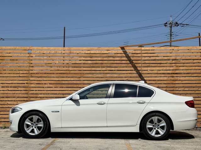 2011 BMW 5 Series – thumbnail 4