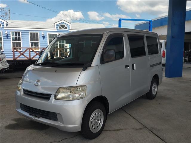2010 Toyota TownAce Van