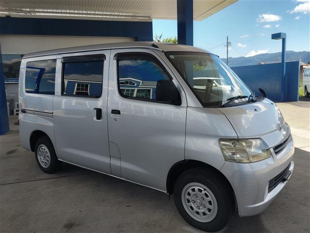 2010 Toyota TownAce Van – thumbnail 3