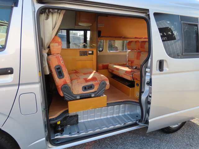 2007 Toyota Regius Ace – thumbnail 4