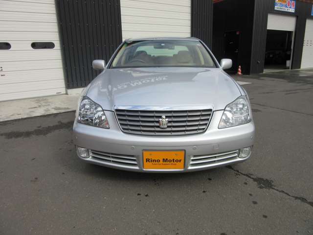 2007 Toyota Crown Royal – thumbnail 2