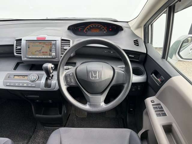 2009 Honda Freed – thumbnail 2