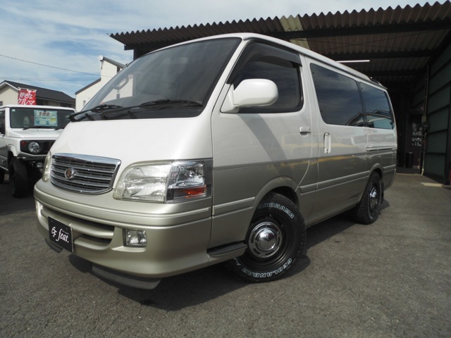 2003 Toyota Hiace