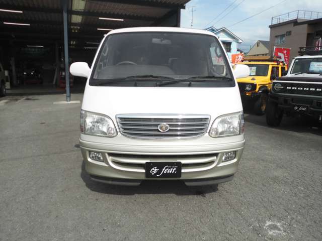 2003 Toyota Hiace – thumbnail 4