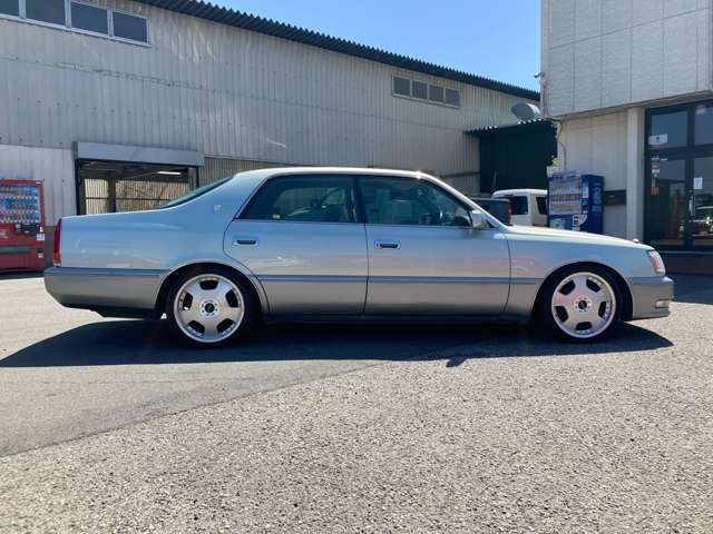 1996 Toyota Crown Majesta – thumbnail 4
