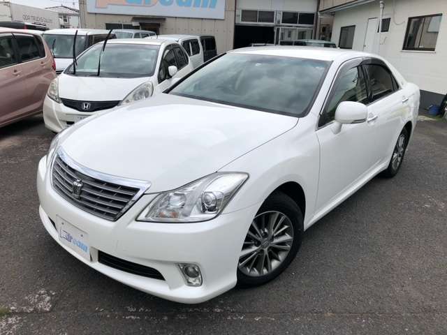 2010 Toyota Crown Royal – thumbnail 4