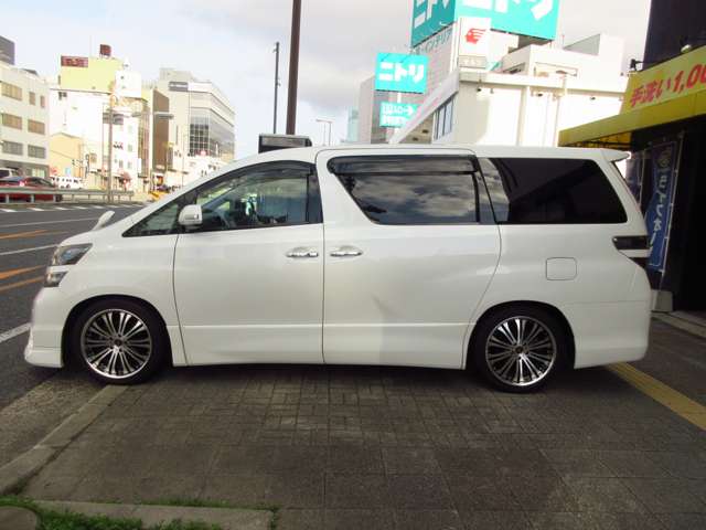 2009 Toyota Vellfire – thumbnail 4