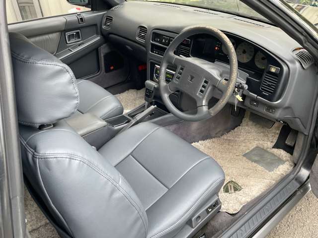 1991 Nissan Leopard – thumbnail 3