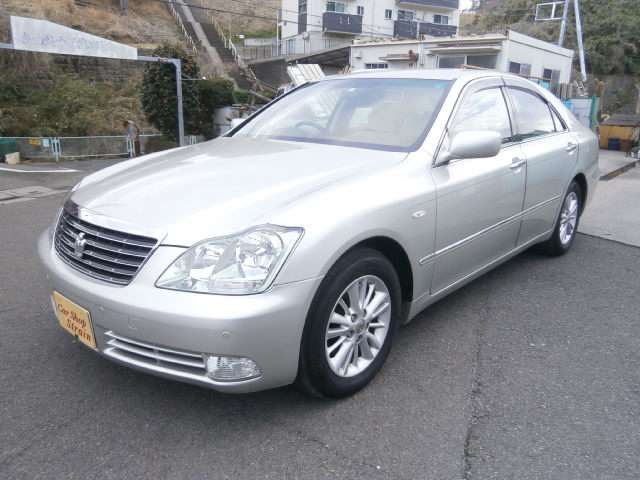 2004 Toyota Crown Royal – thumbnail 4