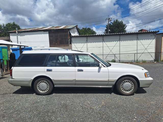 1999 Toyota Crown Wgn – thumbnail 3