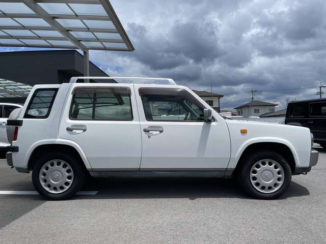 2000 Nissan Rasheen – thumbnail 3