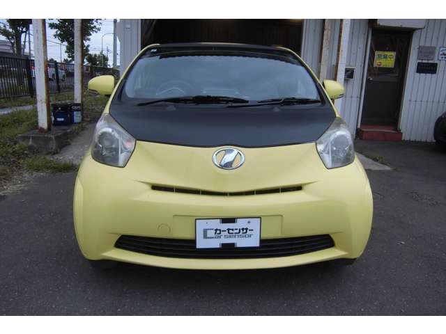 2009 Toyota iQ – thumbnail 2