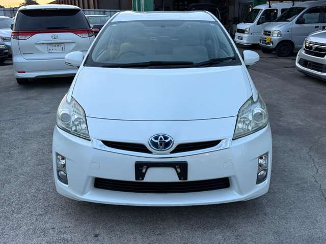 2010 Toyota Prius – thumbnail 2