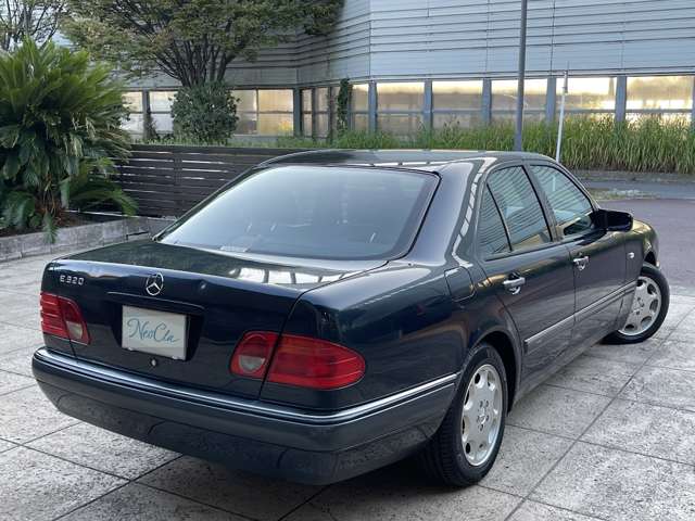 1996 Mercedes-Benz E-Class – thumbnail 2