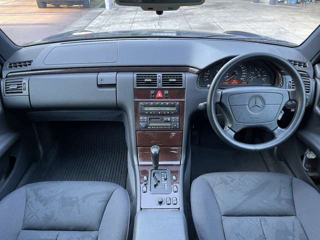 1996 Mercedes-Benz E-Class – thumbnail 3