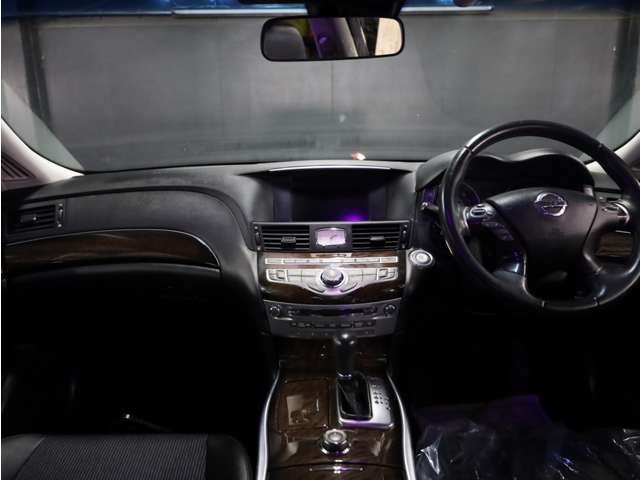 2009 Nissan Fuga – thumbnail 3