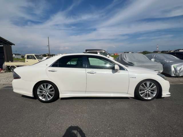 2008 Toyota Crown Hybrid – thumbnail 4