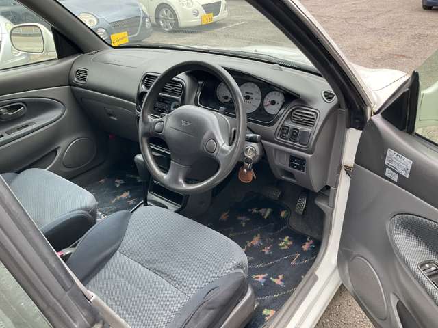 1998 Daihatsu Opti – thumbnail 4