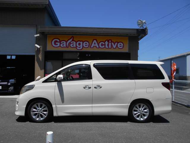 2010 Toyota Alphard – thumbnail 2