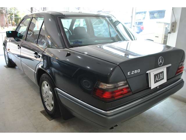 1994 Mercedes-Benz E-Class – thumbnail 2