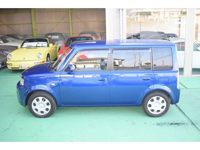 2002 Toyota bB – thumbnail 3