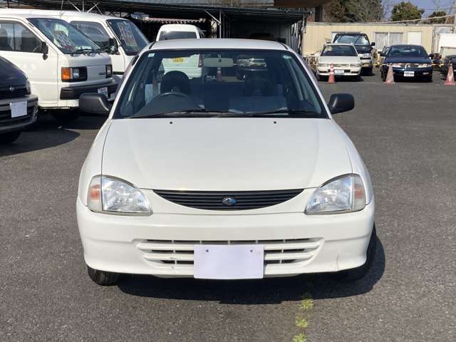 1997 Daihatsu Charade – thumbnail 2