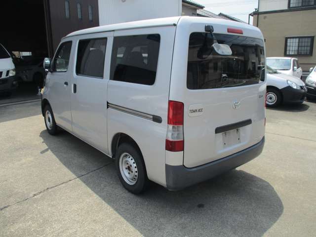 2008 Toyota TownAce Van – thumbnail 4
