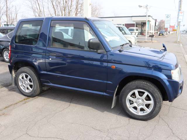 2010 Nissan Kix – thumbnail 3