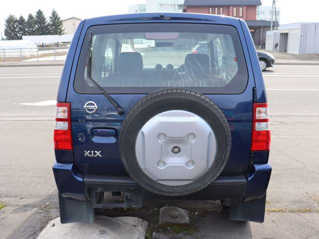 2010 Nissan Kix – thumbnail 4