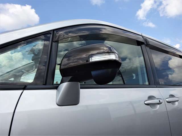 2010 Toyota Voxy – thumbnail 3