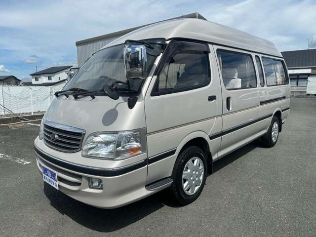 2003 Toyota Hiace – thumbnail 4