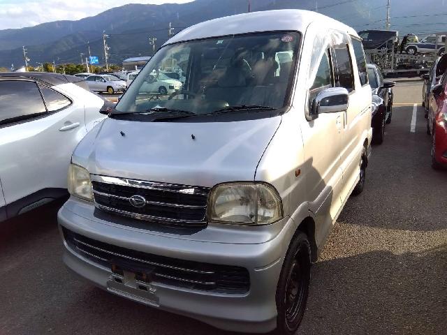 2000 Daihatsu Atrai 7