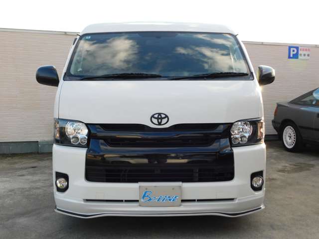 2009 Toyota Hiace – thumbnail 2
