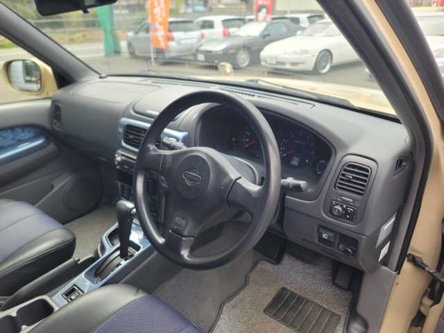 1999 Nissan Terrano – thumbnail 4