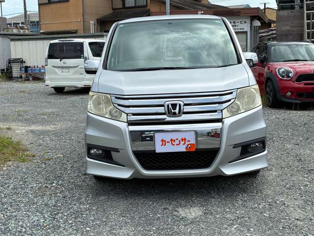 2009 Honda Stepwgn – thumbnail 2