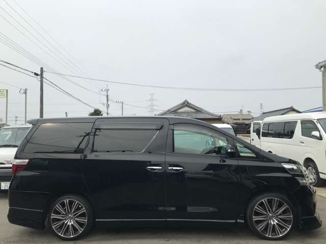 2010 Toyota Vellfire – thumbnail 4