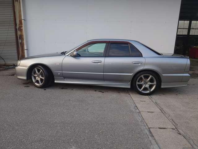 2001 Nissan Skyline – thumbnail 3