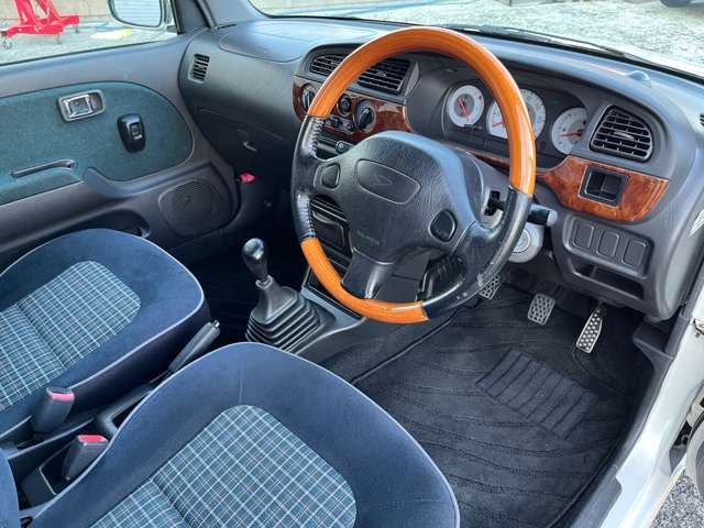 2001 Daihatsu Mira Gino – thumbnail 4