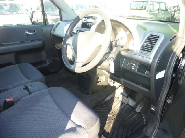 2006 Honda Mobilio Spike – thumbnail 2