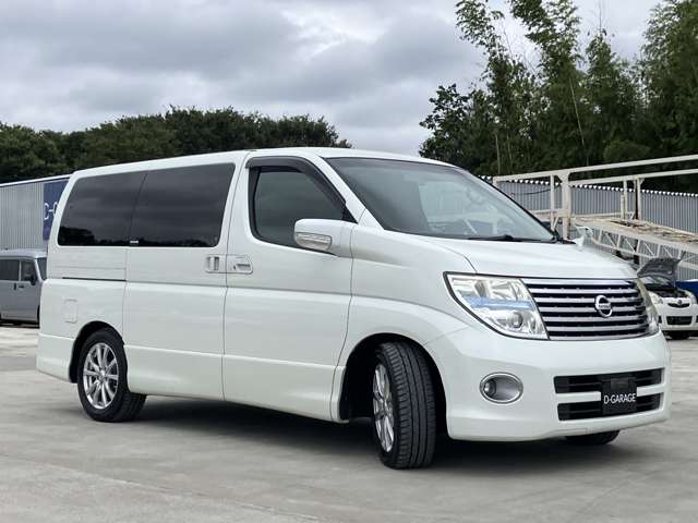 2007 Nissan Elgrand – thumbnail 3