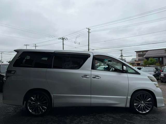 2009 Toyota Vellfire – thumbnail 4