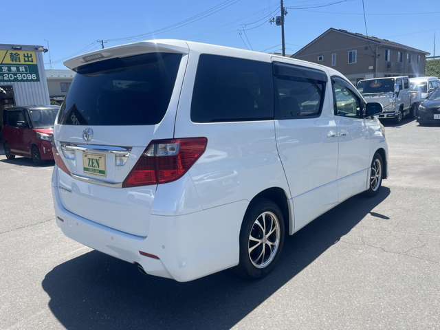 2009 Toyota Alphard – thumbnail 4